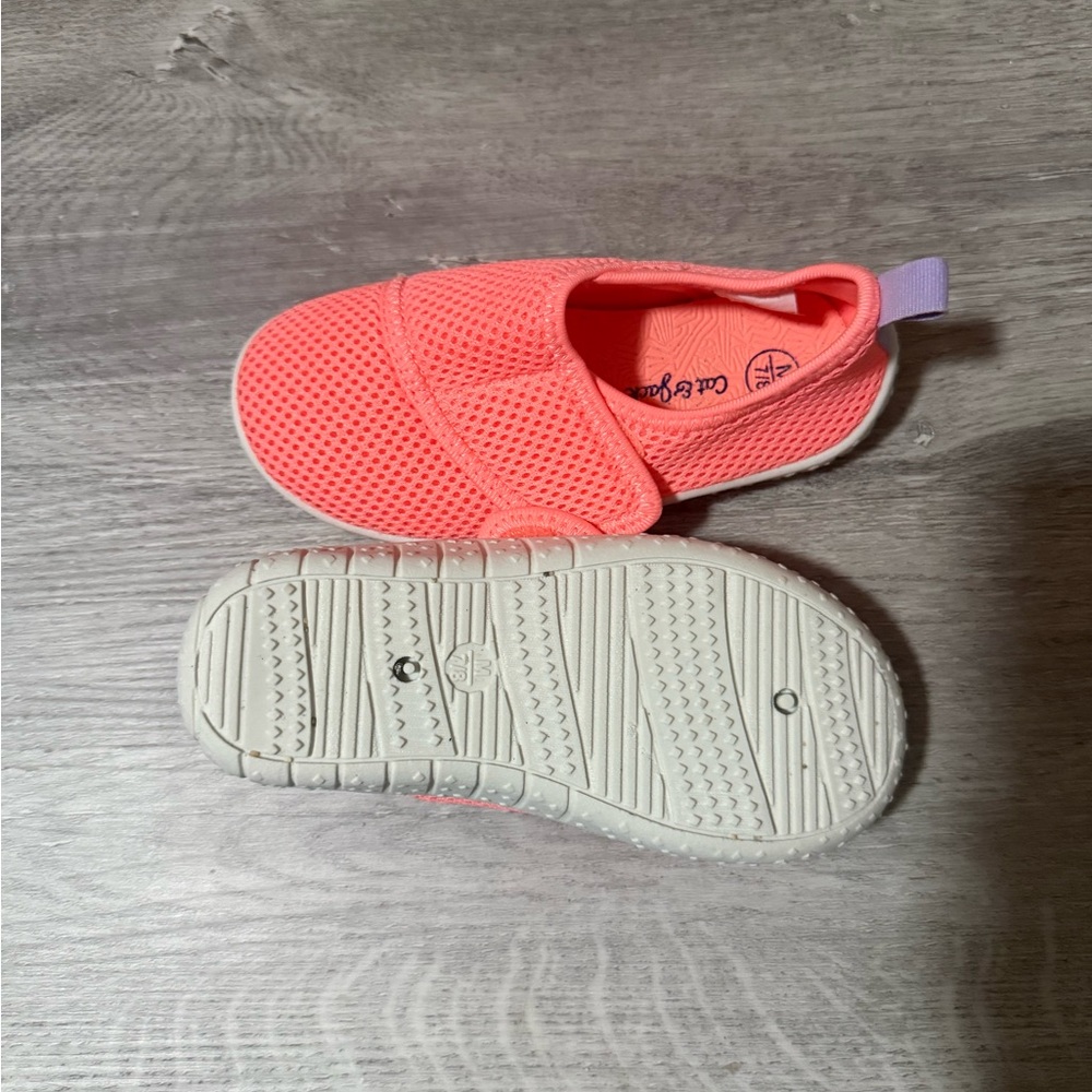 Cat & Jack Toddler Water Shoes - Picture 2 of 2